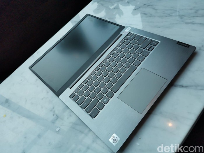 Lenovo ThinkBook 14 (Foto: Aisyah Kamaliah/detikcom) Lenovo ThinkBook 14 (Foto: Aisyah Kamaliah/detikcom)