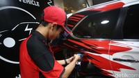 Dengan diluncurkannya fasilitas pengisian daya Mitsubishi, menjadi komitmen merek Jepang ini untuk mengembangkan mobil ramah lingkungan di Indonesia, termasuk juga infrastruktur pendukungnya.