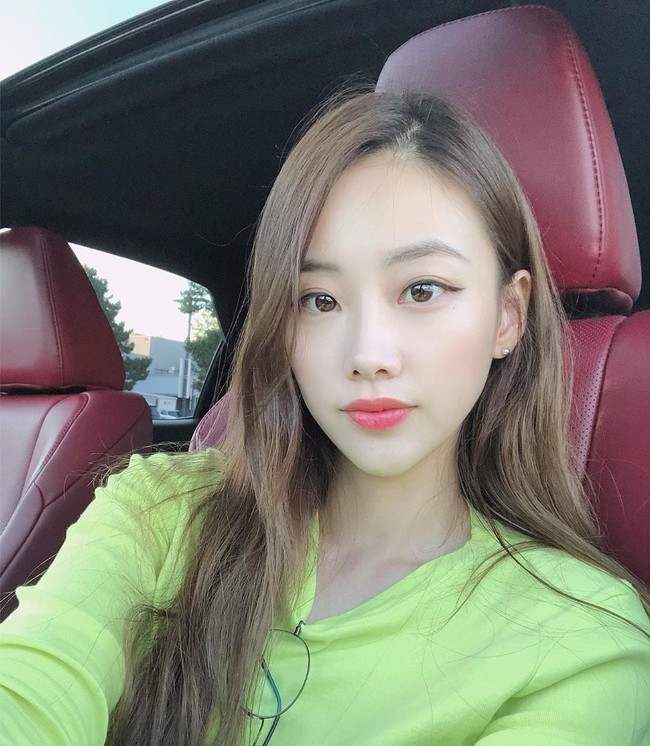 Lalu orangtuaku menyuruhku untuk keluar dan aku sadar aku juga tidak bisa meneruskan karena ada masalah lain jadi aku keluar, tutur Ye Jin. Foto: Instagram @misshanye