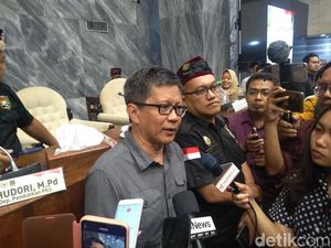 Rocky Gerung Kritik Wacana Presiden 3 Periode: Tak Ngerti Demokrasi, Dungu