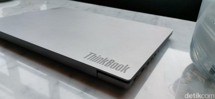 Lenovo Thinkbook 14 (Foto: Aisyah Kamaliah/detikcm) Lenovo Thinkbook 14 (Foto: Aisyah Kamaliah/detikcm)
