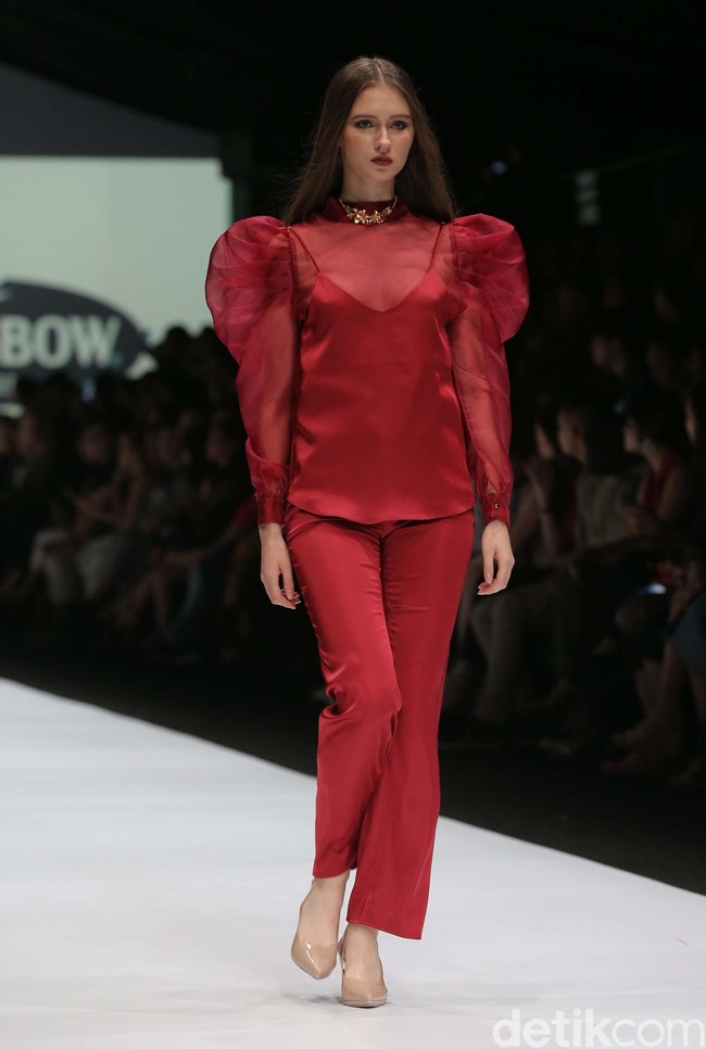 Fashion show Paulina Katarina terinspirasi dari wanita urban yang independen dan percaya diri, di Jakarta Fashion Week 2020, Senayan City, Jakarta. Senin [28/10/2019]. Foto: Rachman Haryanto/detikcom