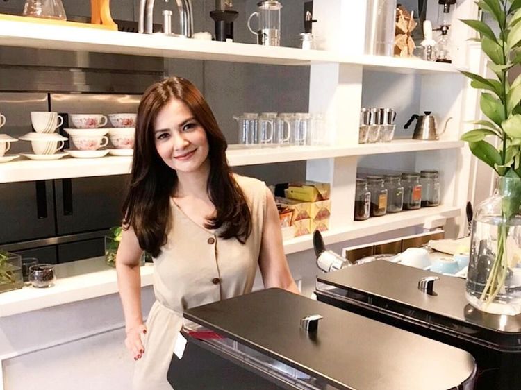 Cut Tary Akan Menikah, Yuk Intip Momen Kulineran Manisnya