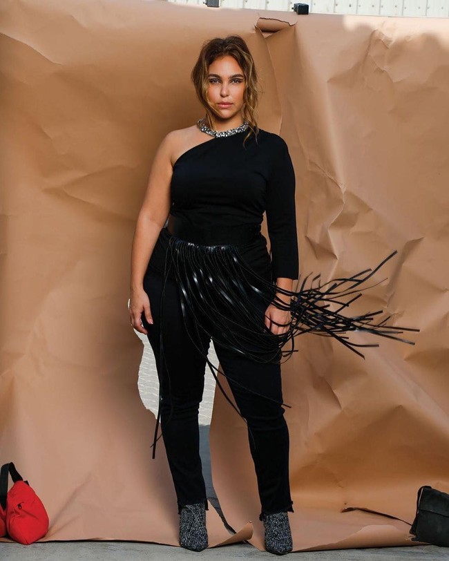 Ghaliah melihat dalam budaya dan tradisi Timur Tengah profesi model curvy masih sangat tabu. Namun, dia bersyukur menjadi salah satu orang pertama yang mengukir prestasi dalam dunia mode. Dan dia berharap ada banyak wanita lain yang kurang terwakili dapat muncul dan juga berprestasi. Foto: instagram @ghaliahamin