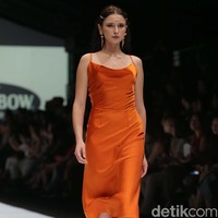 Fashion show Paulina Katarina terinspirasi dari wanita urban yang independen dan percaya diri, di Jakarta Fashion Week 2020, Senayan City, Jakarta. Senin [28/10/2019]. Foto: Rachman Haryanto/detikcom
