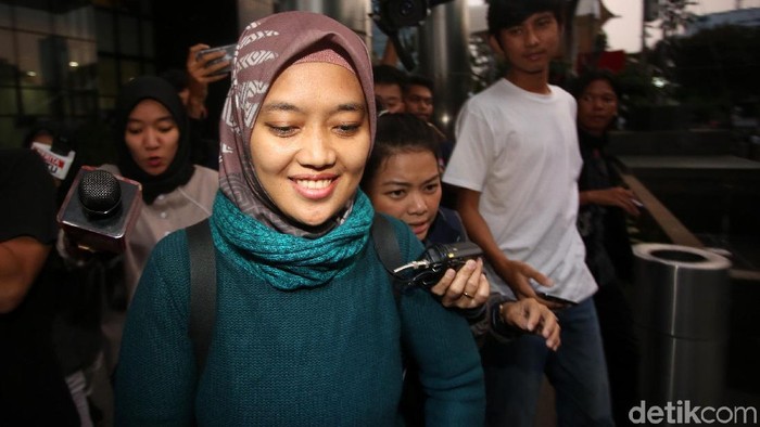 Wagub Lampung Diperiksa KPK Wakil Gubernur Lampung Chusnunia Chalim diperiksa KPK sebagai saksi terkait kasus dugaan suap proyek di Kementerian PUPR, Selasa (26/11/2019).