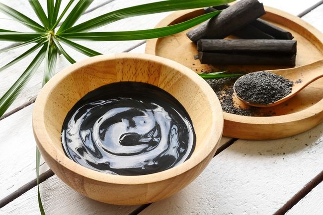 Bikin Makanan Hitam Legam, Ini 5 Fakta Menarik Charcoal!