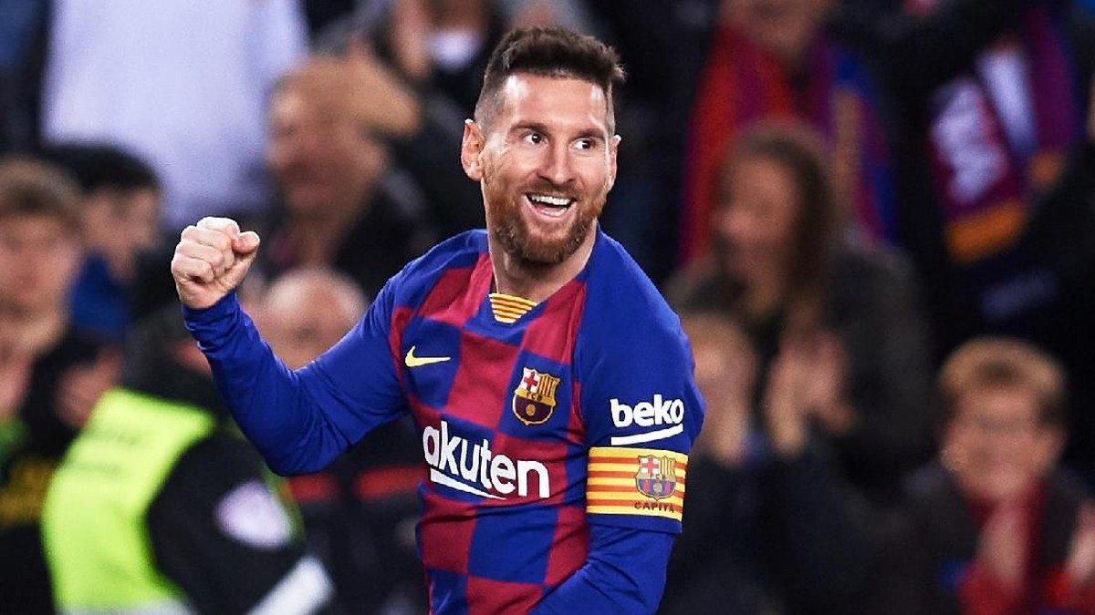 Lionel Messi didukung Kylian Mbappe menangi Ballon dOr 2019. (Foto: Alex Caparros / Getty Images)