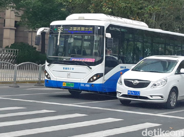 Potret Tertibnya Jalanan Kota Shanghai