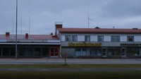 Banyak anak muda yang pindah dari Puolanka ke kota-kota besar Finlandia dan Eropa. Ditambah angka kelahiran yang sedikit, jadilah semacam kota yang ditinggalkan (BBC)