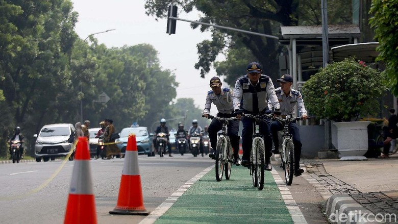 Jalur sepeda Foto: Agung Pambudhy Jalur sepeda Foto: Agung Pambudhy