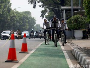 Hati-hati! Kendaraan yang Terobos Jalur Sepeda Akan Ditilang Polisi