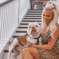 Bunnie DeFord melepaskan implan payudaranya setelah mengaku merasa sangat sakit dan telah membawanya untuk mengembangkan kecemasan parah selama bertahun-tahun. Foto: Instagram