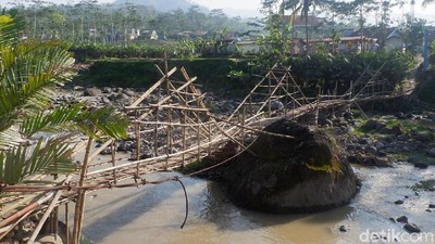 Potret Jembatan Antar Kabupaten di Jawa Tengah yang Memprihatinkan