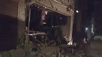 Begini penampakan salah satu gedung di Albania pasca-gempa magnitudo 6,4 yang menerjang wilayah tersebut.