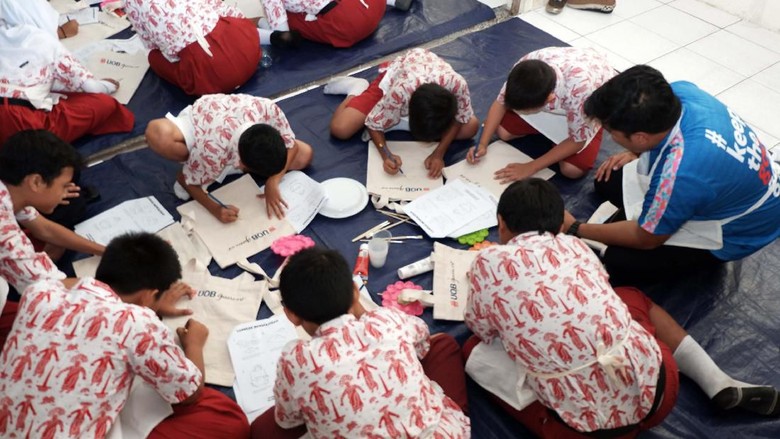 Sekolah Tanpa Ujian Nasional? Sekolah Tanpa Ujian Nasional?