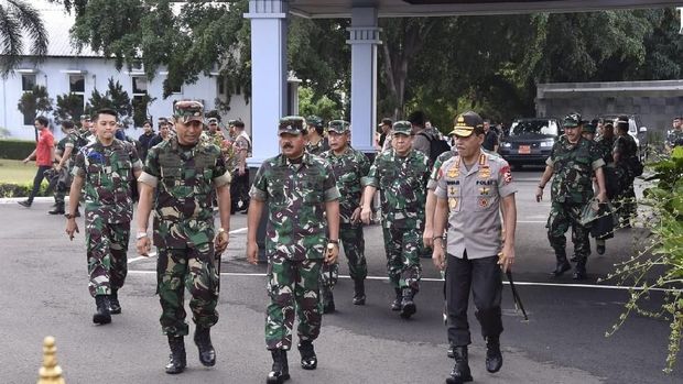 Panglima TNI Marsekal Hadi Tjahjanto-Kapolri Jenderal Idham Azis bertolak ke Papua/Dokumen Aspri Panglima