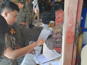 Bikin Sungai Badung Berwarna Merah, Izin Pengusaha Sablon Dicek Satpol PP