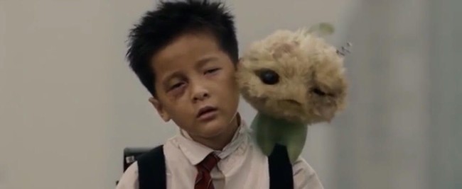 Usia Xu Jiao saat itu baru sembilan tahun ketika ia dipilih oleh superstar Stephen Chow untuk membintangi film komedi fiksi ilmiah CJ7. Foto: Youtube