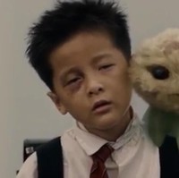 Usia Xu Jiao saat itu baru sembilan tahun ketika ia dipilih oleh superstar Stephen Chow untuk membintangi film komedi fiksi ilmiah CJ7. Foto: Youtube