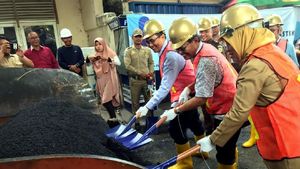 Inovasi Aspal Plastik di Cilegon