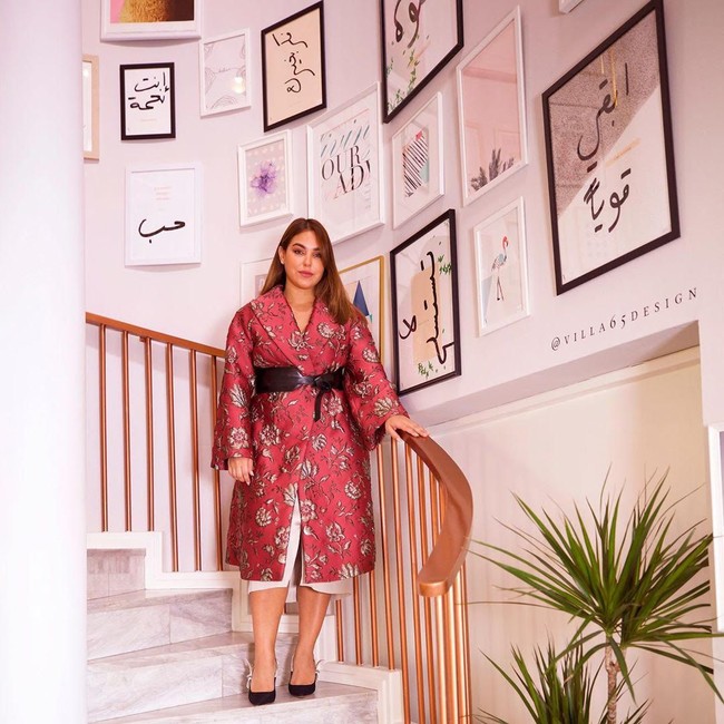 Ghaliah Amin mendapat gelar model bertubuh curvy pertama Arab Saudi setelah dia dipilih oleh brand dari Uni Emirat Arab, Reemami, untuk memeragakan koleksi terbaru mereka. Ghaliah dipilih karena Reemami ingin lebih inklusif dalam menampilkan koleksi mereka. Foto: instagram @ghaliahamin