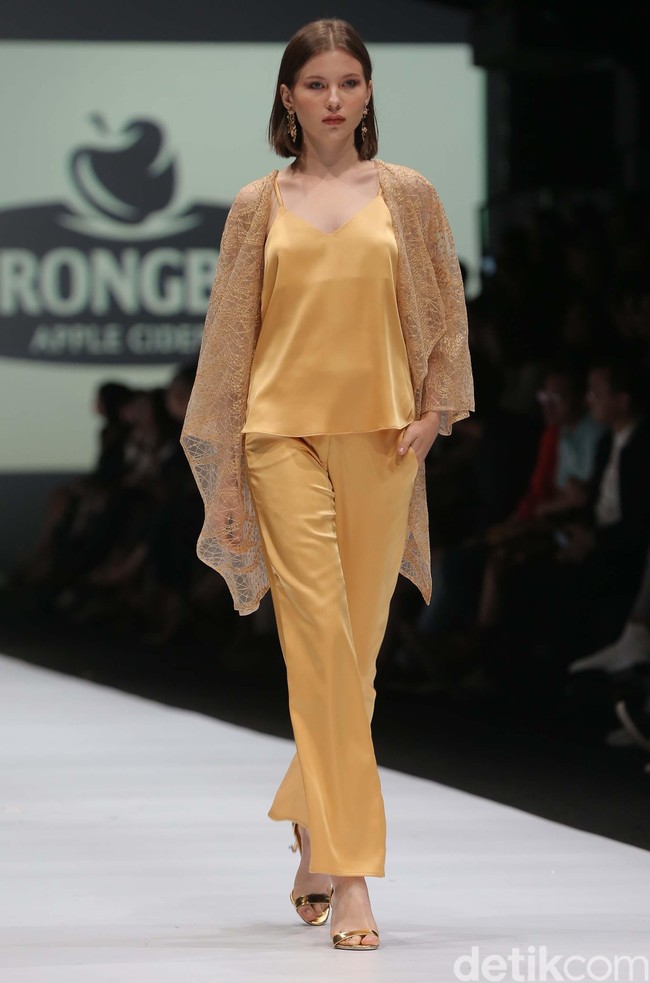 Fashion show Paulina Katarina terinspirasi dari wanita urban yang independen dan percaya diri, di Jakarta Fashion Week 2020, Senayan City, Jakarta. Senin [28/10/2019]. Foto: Rachman Haryanto/detikcom