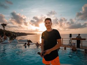 Bali, Senja, dan Jorge Lorenzo