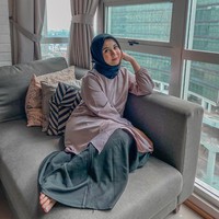  Sampai saat ini Kesha Ratuliu mengaku belum terpikir untuk menghapus foto-fotonya sebelum memakai hijab. ”Karena itu kan masa laluku kecuali sama mantan haha. Akan aku archive supaya momennya tetep ada,” katanya. Foto: Instagram @kesharatuliu05