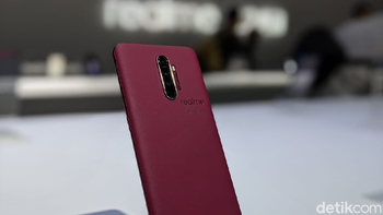 Lalu ada kamera tele 13 MP, ultra-wide-angle 8 MP dan depth 2 MP. Foto: Adi Fida Rahman/detikINET