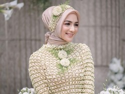 10 Gaya Artis Jalani Siraman Adat Jawa Hingga Sunda, Raisa Hingga Ria Ricis