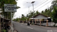 Untuk mencapai situs tersebut, pengunjung hanya perlu melakukan perjalanan darat sejauh 34 kilometer dari jantung Kota Yogyakarta ke arah selatan. Sesampainya di Kecamatan Playen, pengunjung hanya perlu mengikuti petunjuk ke tempat wisata air terjun Sri Getuk. (Pradito Rida Pertana/detikcom)
