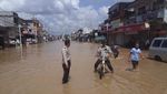 Banjir di Rokan Hulu, Jalan Raya Jadi Sungai