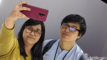 Realme X2 Pro Master Edition dirancang oleh Naoto Fukiusawa. Foto: Adi Fida Rahman/detikINET