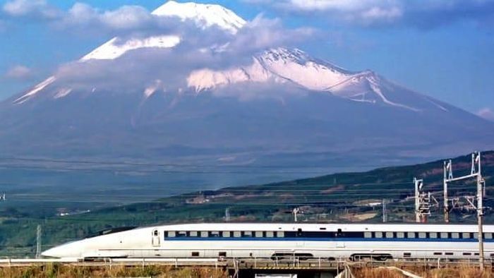 Foto Shinkansen yang Sepi Penumpang Gegara Corona Foto 6