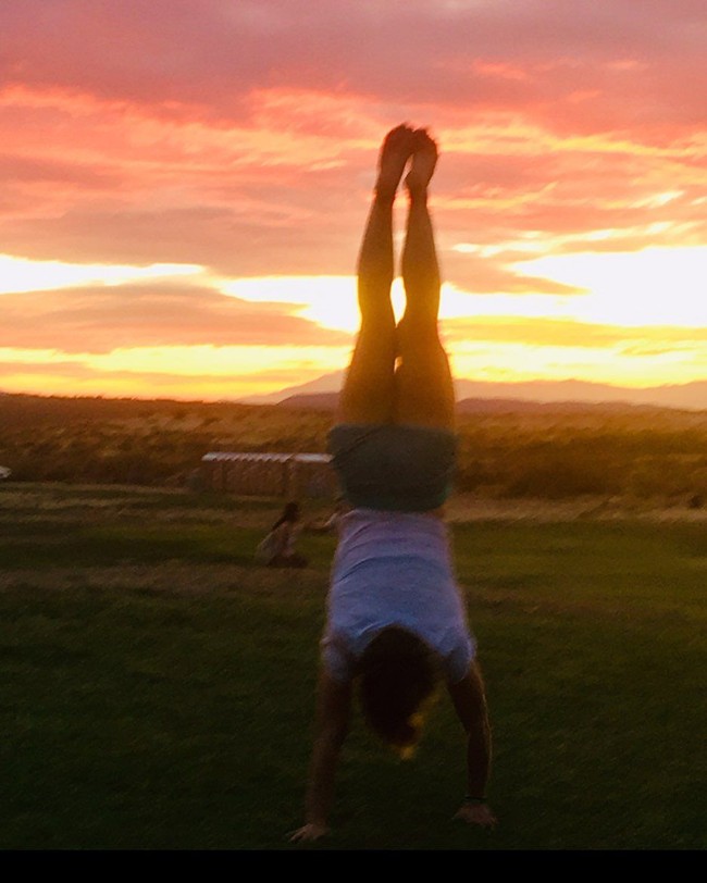 Meagan sendiri mengaku bahwa dirinya adalah healer atau penyembuh. Di Instagramnya, ia kerap menunjukkan konten-konten holistik, seperti yoga dan meditasi.  Foto: dok. Instagram