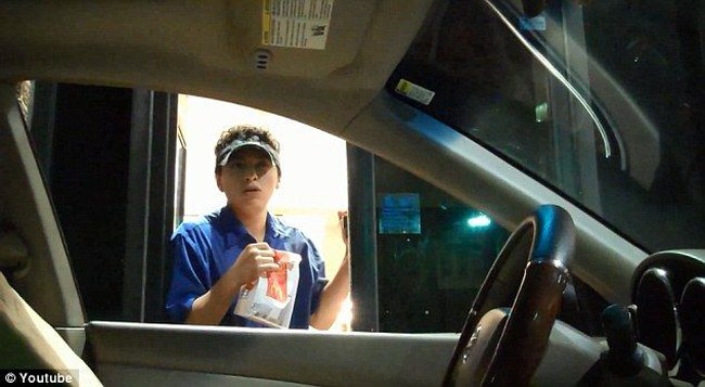 Peti Jenazah hingga Telanjang, Ini Hal Aneh yang Dilihat Pelayan Resto Drive Thru