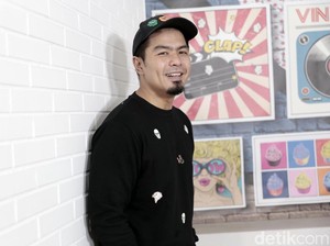 Kabar Istri Bams Selingkuh dengan Hotma Sitompul Disebut Cuma Pengalihan Isu