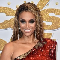 Smokey. Kamu suka tampil beda dan mendobrak pakem. Sebuah pribadi mandiri yang tidak selalu perlu orang lain untuk membuatmu bahagia. Kamu tidak suka hal-hal konvensional dan cenderung melakukan sesuatu yang kamu anggap benar, meskipun terkadang itu bertentangan dengan kebiasaan.  Foto: Getty Images