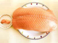 Sushi Raksasa dari Jepang Ini Dibuat dari 2,5 Kg Nasi dan Salmon