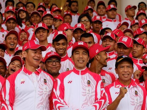 Di Bawah Rintik Hujan, Jokowi Lepas Kontingen SEA Games 2019