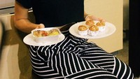 Selain aktif bermusik, Agnez juga pernah membuka restoran khas Manado yang menawarkan berbagai hidangan tradisional khas Indonesia. Foto: Instagram Red Box Inc