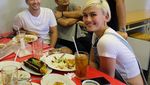 Dikritik Soal Darah Indonesia, Agnez Mo Suka Kulineran Tradisional
