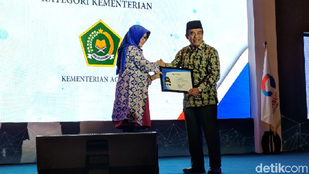Kemlu-Kemenag Raih Predikat Kepatuhan Tinggi dari Ombudsman