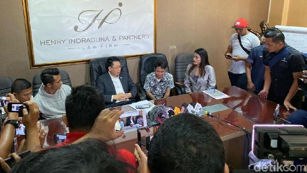 Ketemu Penjual Ikan yang Mengancam Keluarganya, Eza Gionino Murka