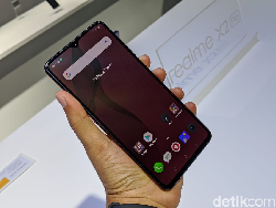 Wujud Realme X2 Pro Master Edition yang Terinspirasi dari Batu Bata