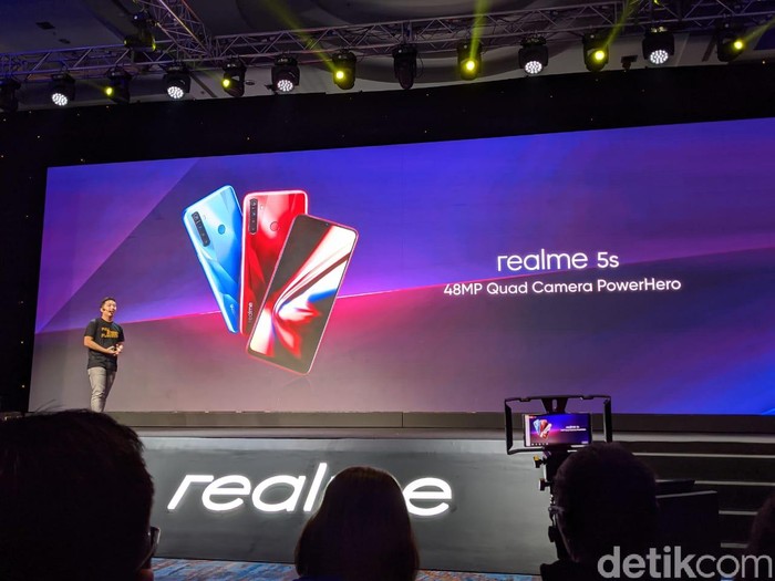 Realme 5s. Foto: Adi Fida Rahman/detikinet Realme 5s. Foto: Adi Fida Rahman/detikinet
