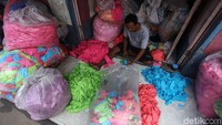 Nantinya limbah ini akan dijual kembali ke pabrik atau industri rumahan.