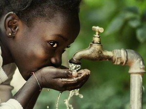 Warga Kenya Kini Bisa Menyuling Air Laut Jadi Air Minum