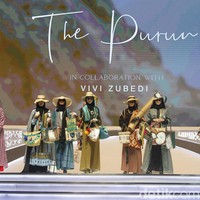 Desainer Vivi Zubedi memperagakan koleksi busananya berupa tas dari rumput melalui label The Purun Label di Indonesia Sharia Economic Festival [ISEF] 2019, Jakarta Convention Center, Jakarta. Kamis [14/11/2019]. Foto: Mohammad Abduh/Wolipop